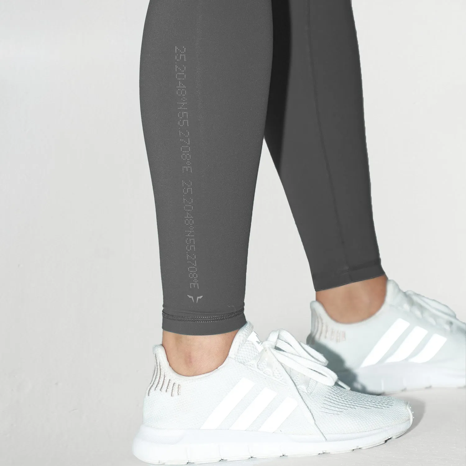 Code Run The City Leggings - Ebony