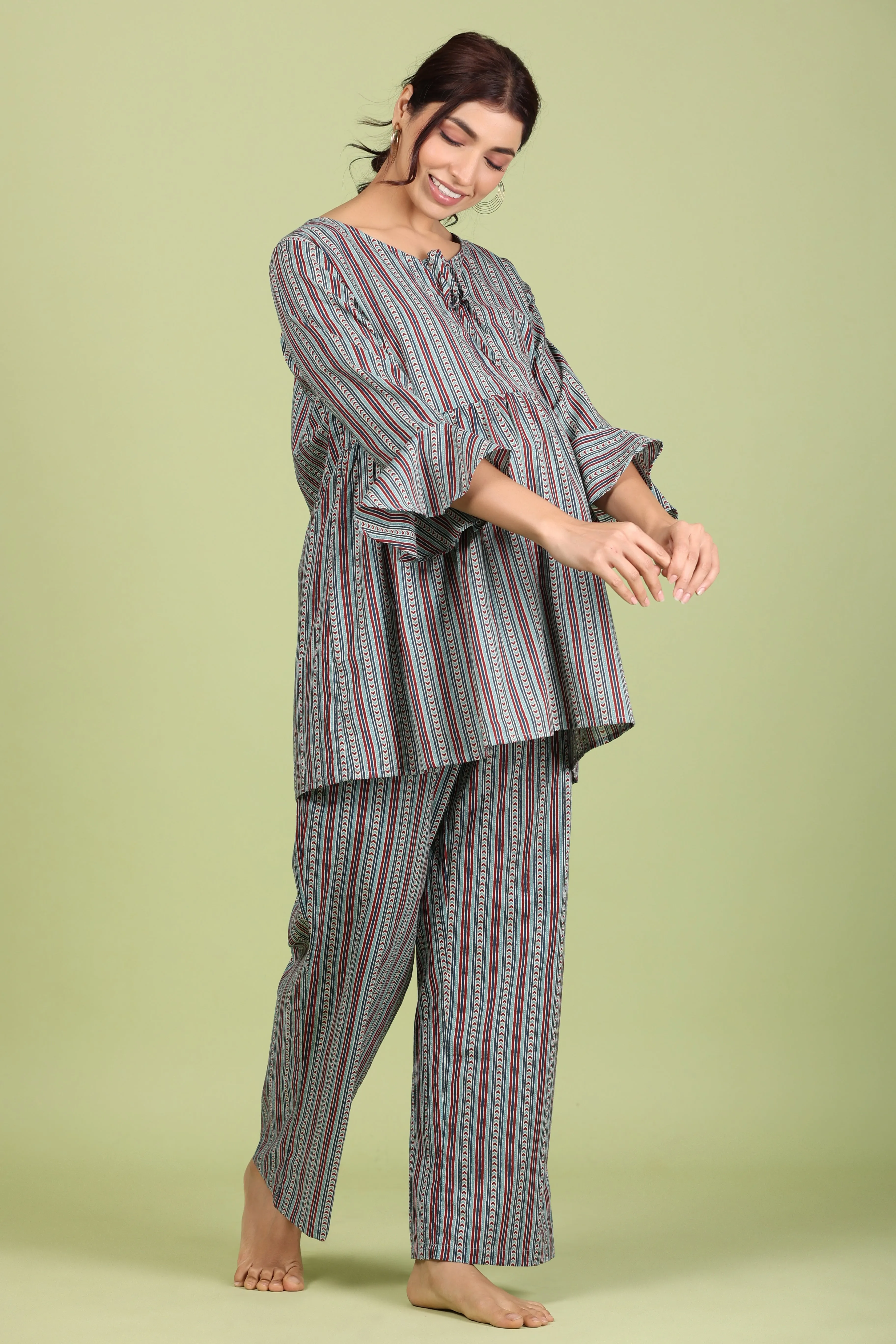 Geometrical Stripes on Grey Maternity Feeding Peplum Lounge Set