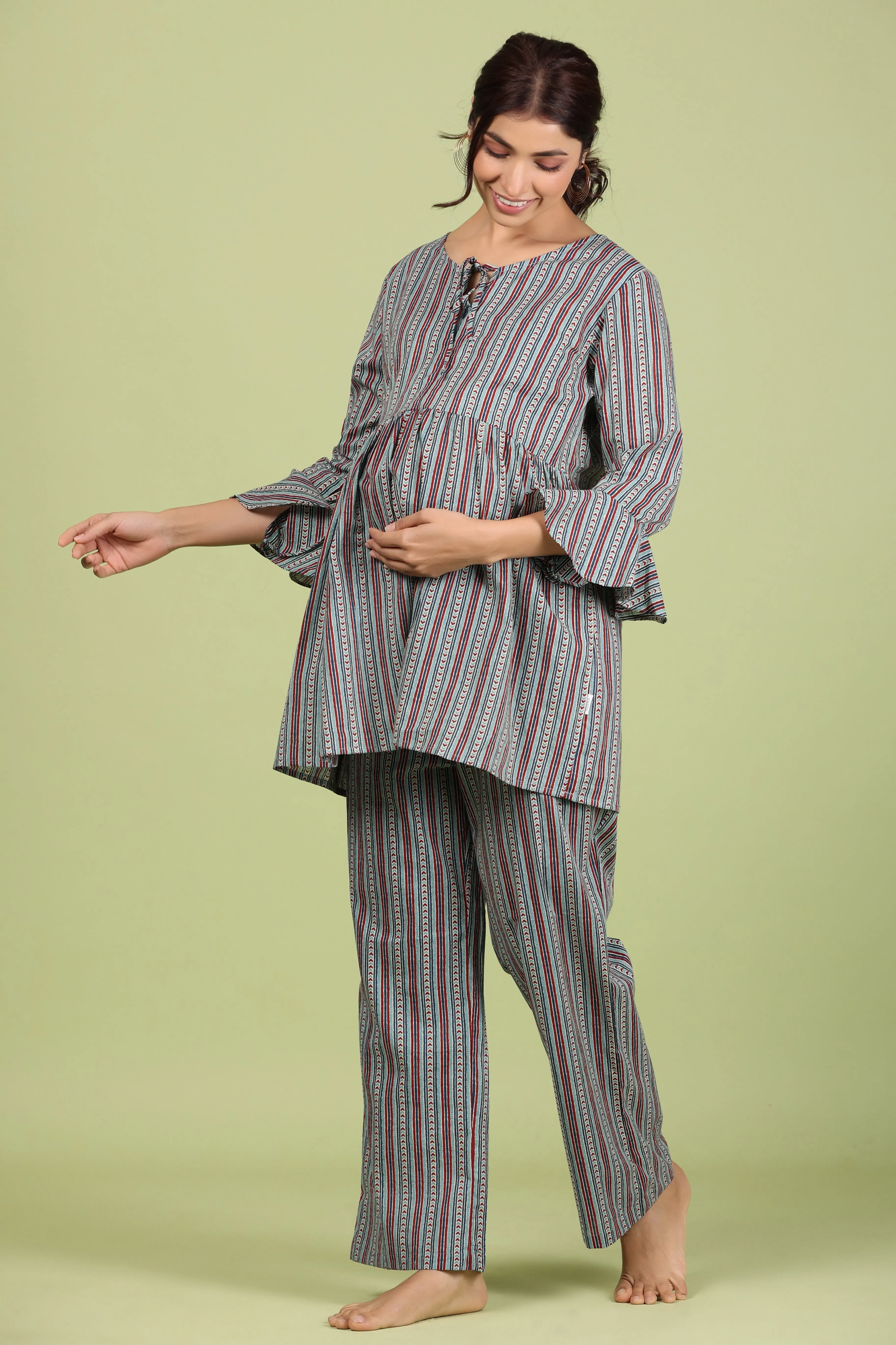 Geometrical Stripes on Grey Maternity Feeding Peplum Lounge Set