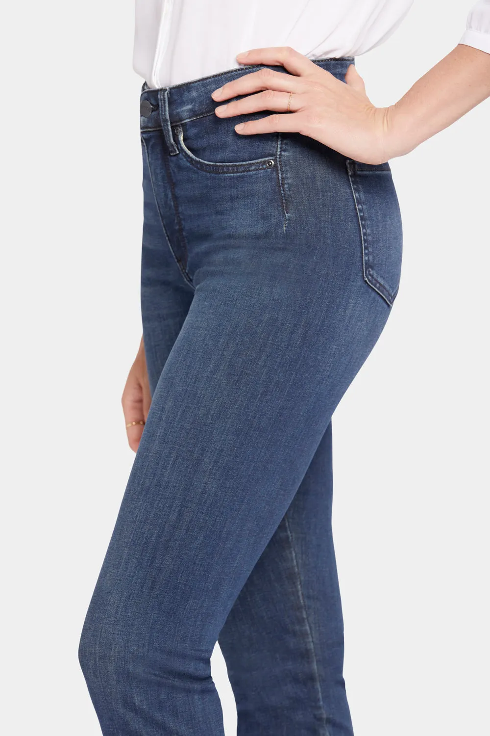 Le Silhouette Slim Bootcut Jeans In Petite - Precious