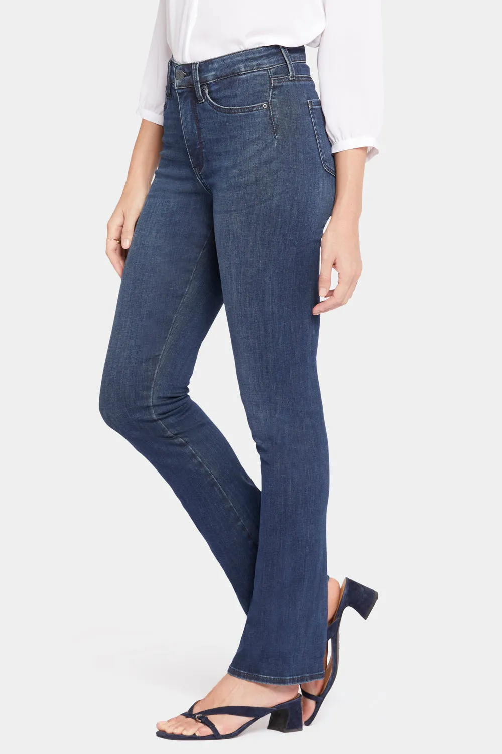 Le Silhouette Slim Bootcut Jeans In Petite - Precious