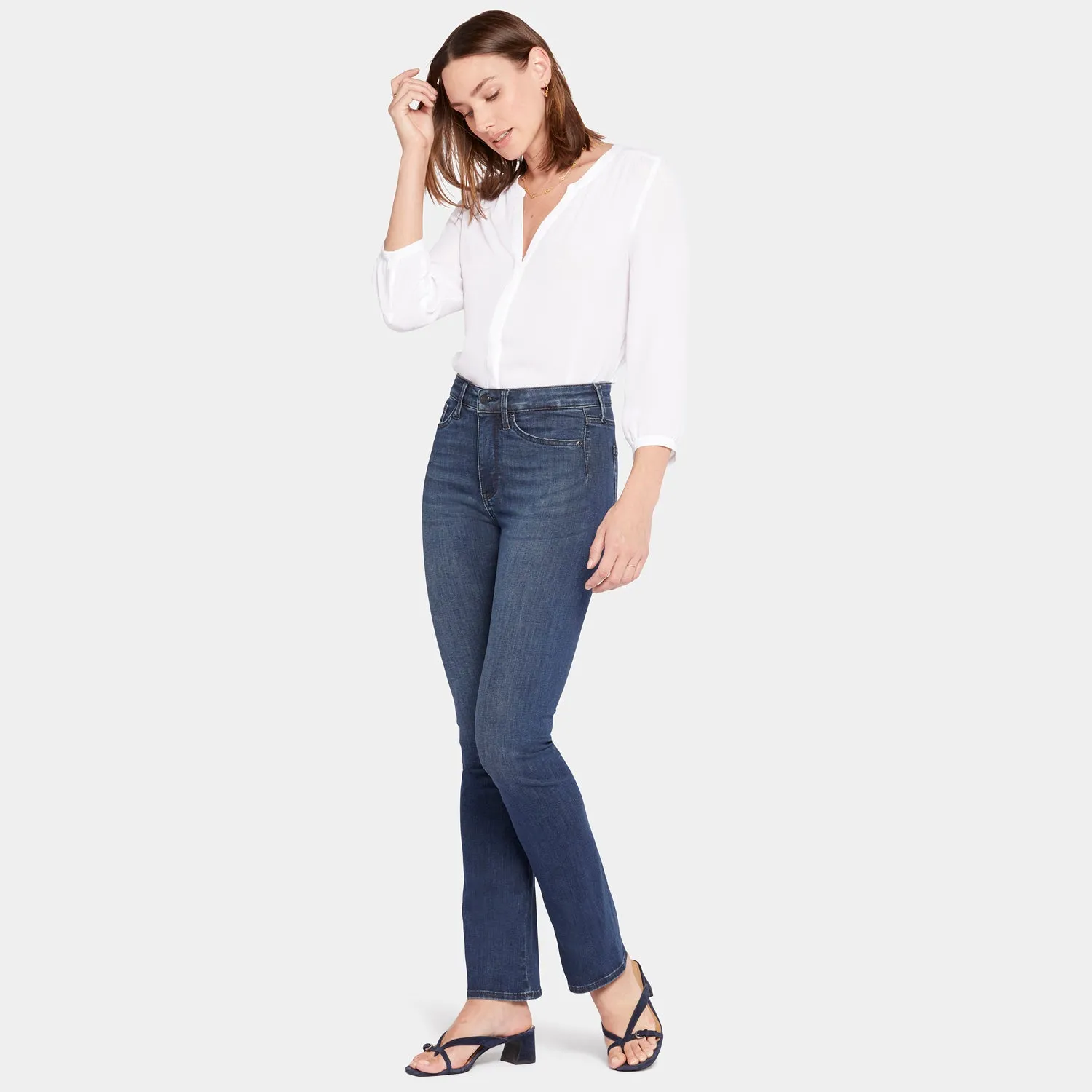 Le Silhouette Slim Bootcut Jeans In Petite - Precious